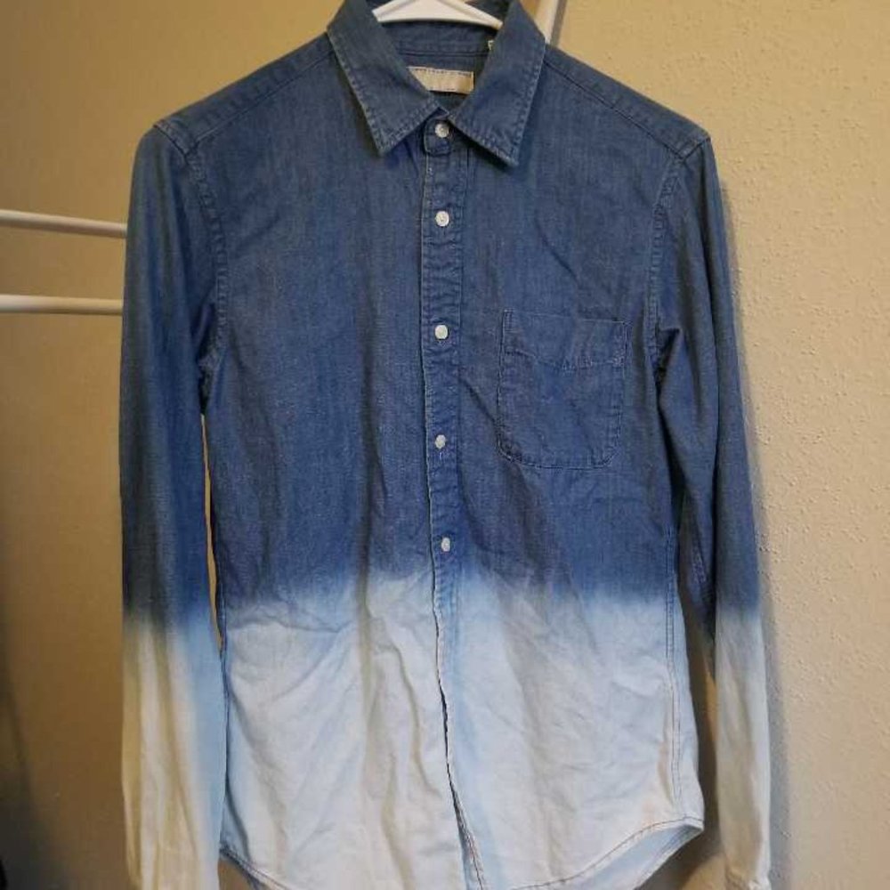 Uniqlo Ombre Lightweight Denim Button Down Shirt